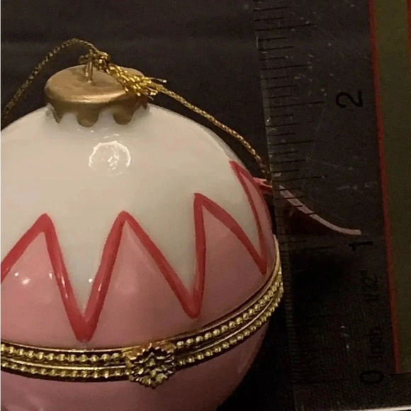 Vintage Baby Girl Pink 1st Christmas Trinket Box Hinged Ornament Round New 2” - Picture 8 of 9